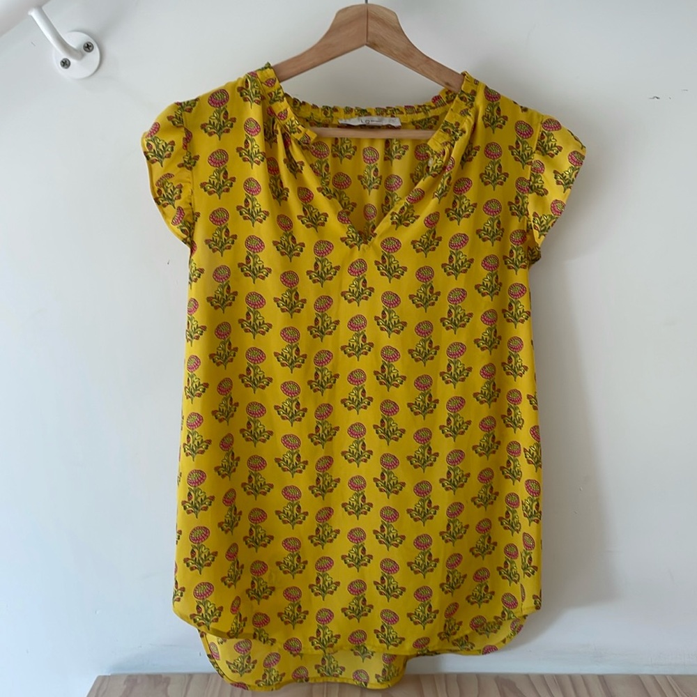 Loft sleeveless top. Size M.